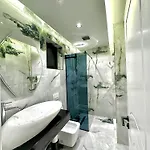 Boutique Empire Of Martin 4*