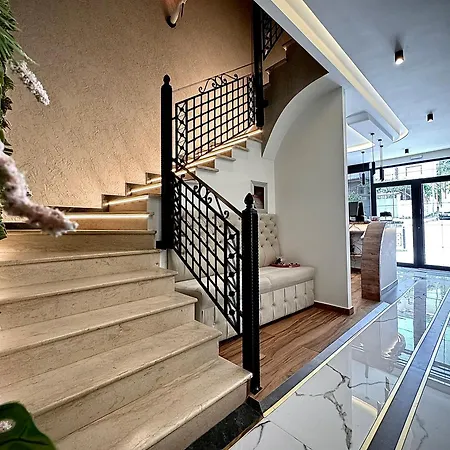 Boutique Empire Of Martin Hotel