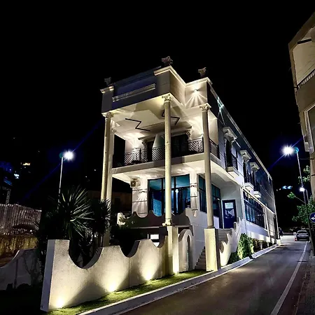 Boutique Empire Of Martin