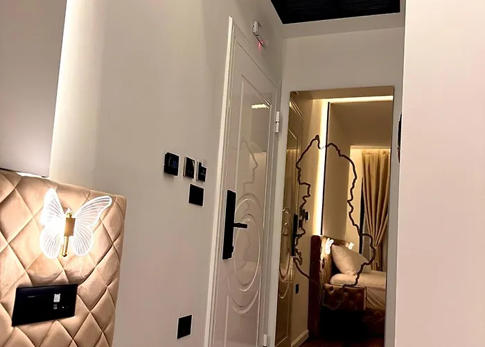 Boutique Empire Of Martin Gjirokaster